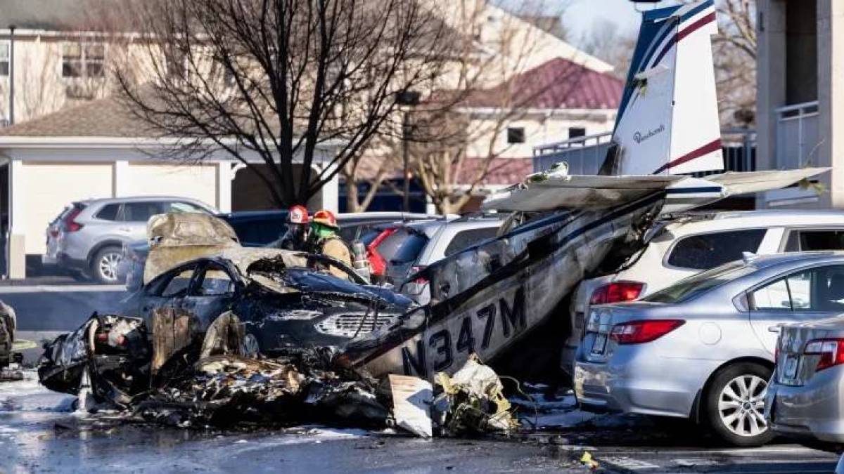 У США розбився легкий літак з п’ятьма людьми на борту, яким вдалося вижити (ВІДЕО)