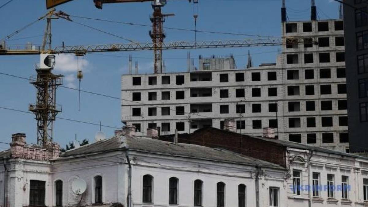 У пʼяти громадах відновлять 160 багатоквартирних будинків – Мінрозвитку