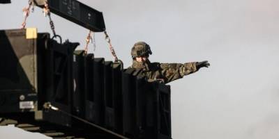 У Польщі підтвердили відновлення постачань американської зброї Україні через хаб у Ясьонці