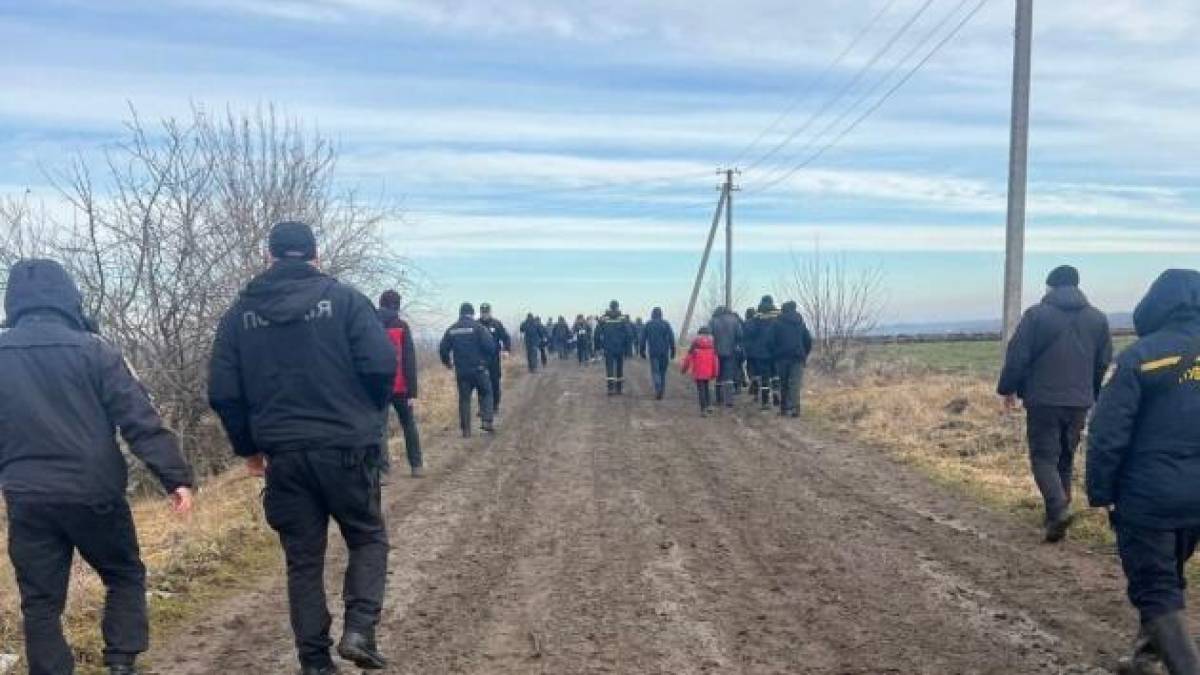 На Вінниччині розшукали зниклого трирічного хлопчика, якого всю ніч зігрівав пес
