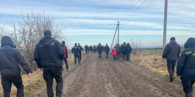 На Вінниччині розшукали зниклого трирічного хлопчика, якого всю ніч зігрівав пес