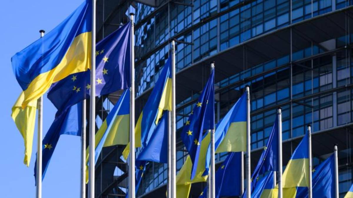 Європарламент: ЄС має стати основним союзником і донором для України