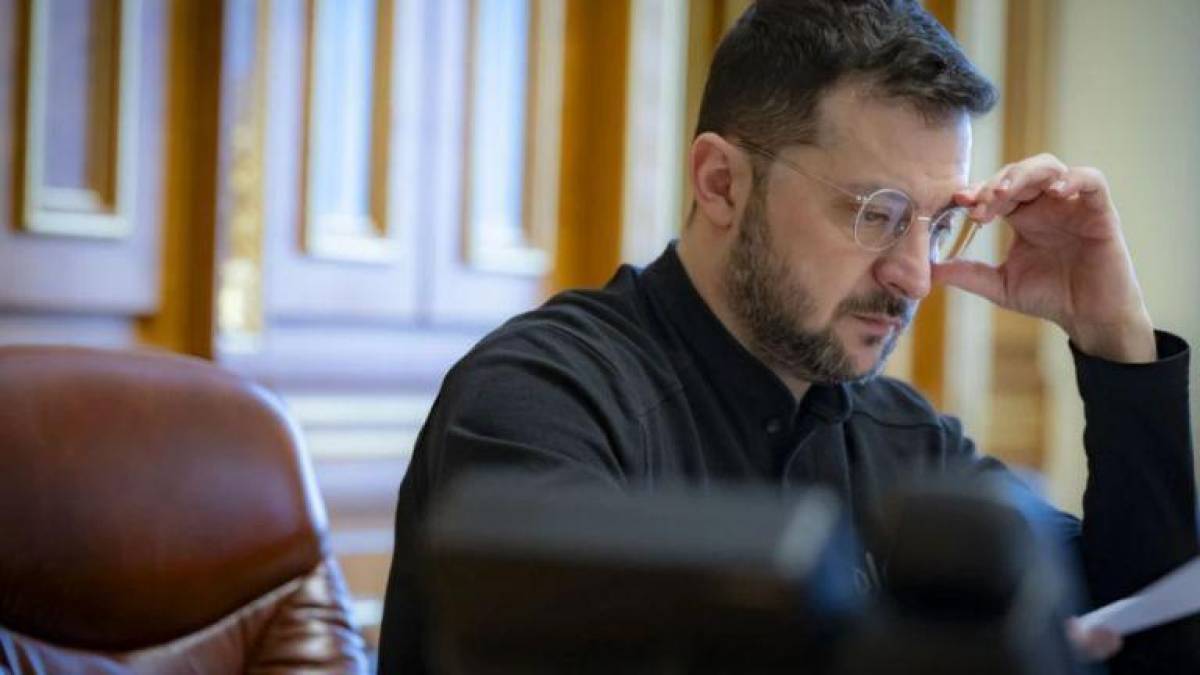 Зеленський визначив склад групи представників України для мирних перемовин