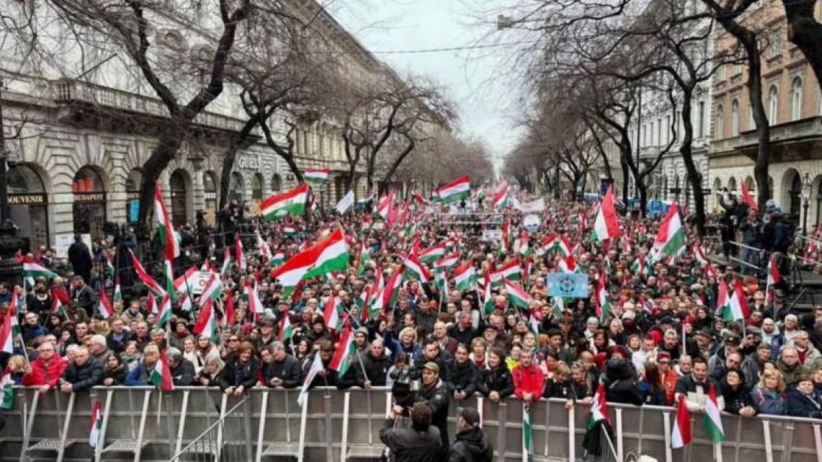 В Будапешті масштабний мітинг проти діючого премʼєра Віктора Орбана
