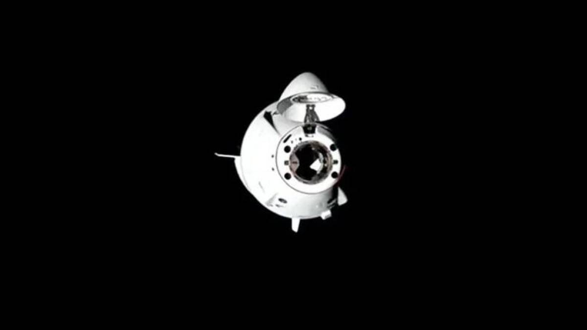Космічний корабель SpaceX Dragon пристикувався до Міжнародної космічної станції