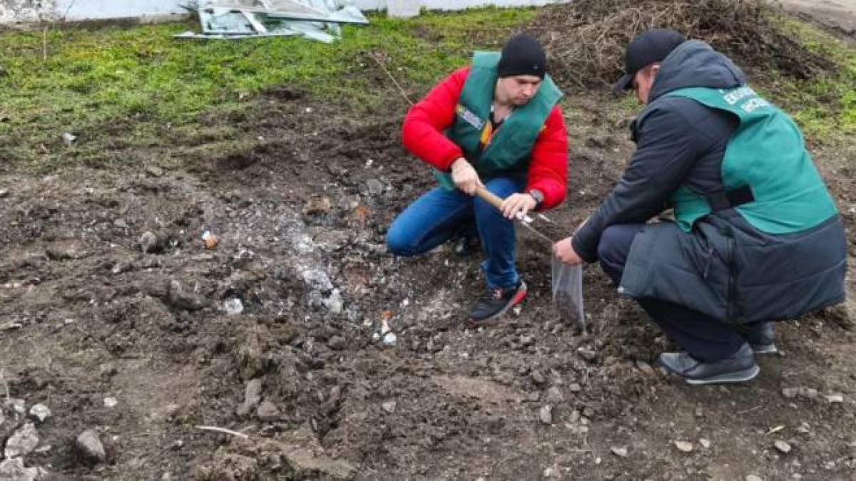 Запорізькі екологи проводять обстеження територій забруднених внаслідок ворожих обстрілів