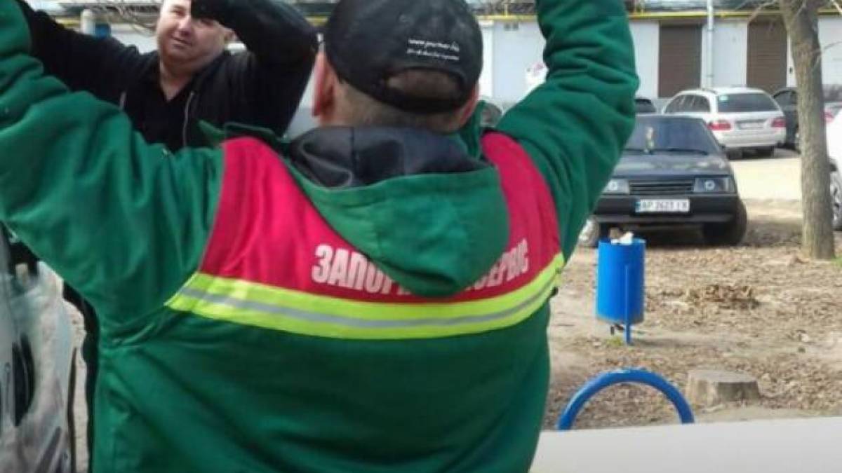 У трьох районах Запоріжжя триває ліквідація наслідків російської атаки