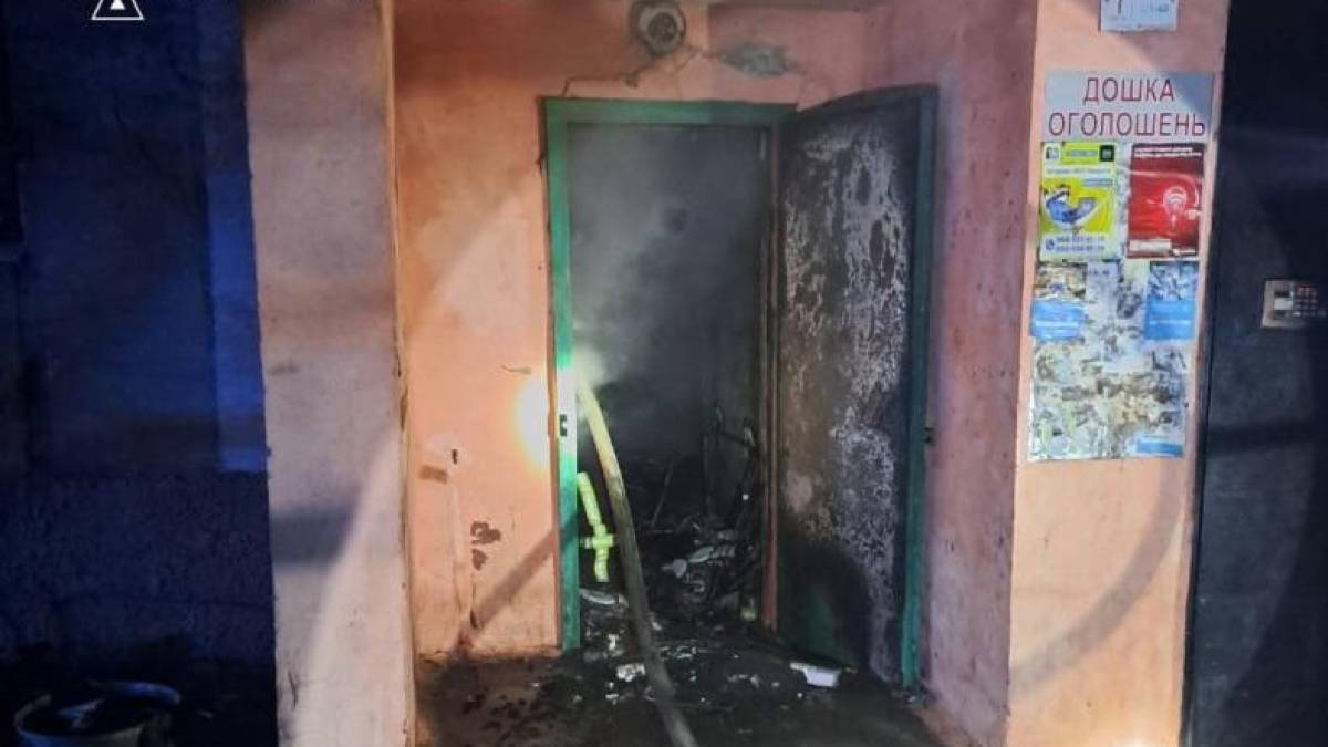 🚒У Запоріжжі на пожежі врятували 20-річну дівчину