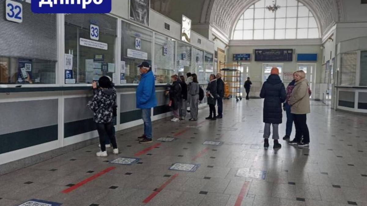 В касах «Укрзалізниці» квитки на всі поїзди продають виключно на 25 і 26 березня