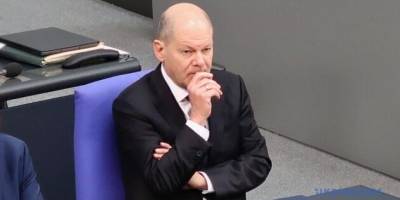 Президент ФРН звільнив уряд Шольца та попросив їх продовжувати виконувати обов’язки