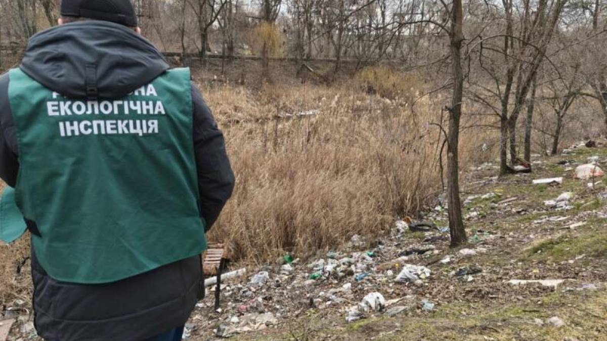 У Запоріжжі вздовж річки Мокра Московка виявлено несанкціоноване сміттєзвалище