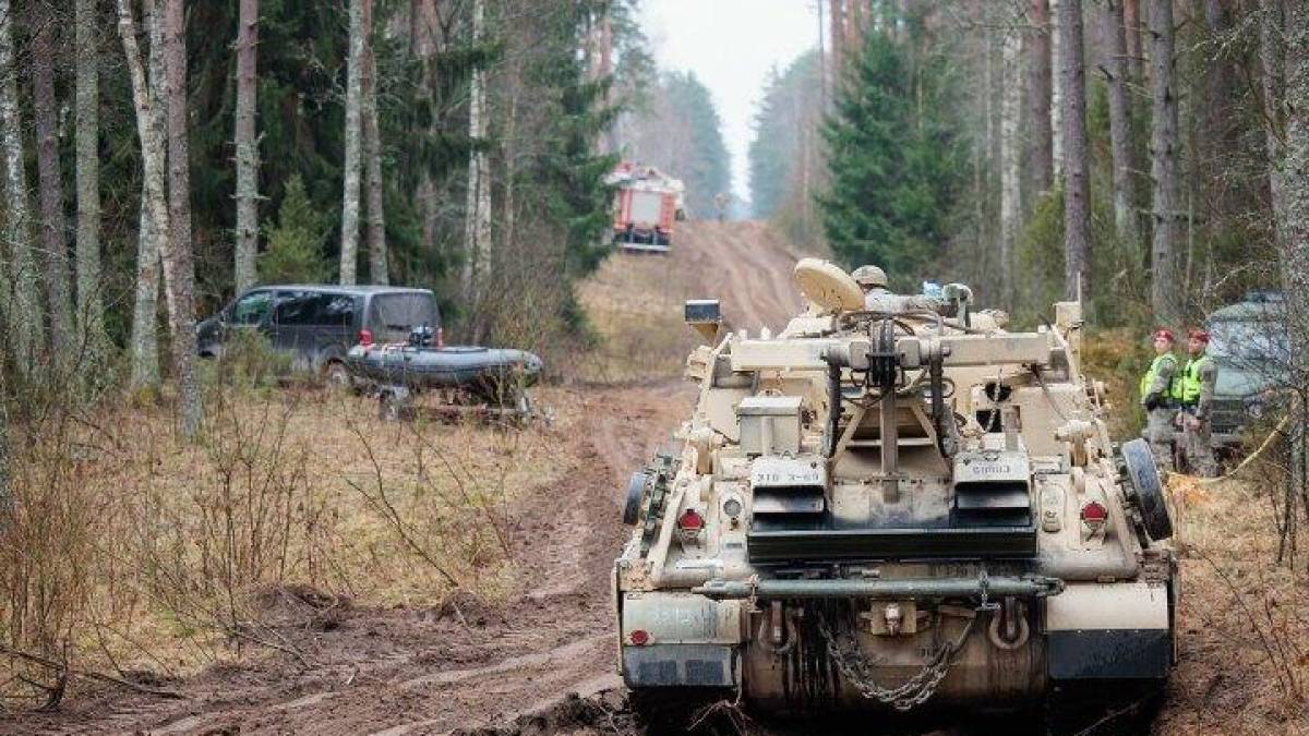 Польща терміново направляє до Литви військових на пошуки зниклих солдатів США