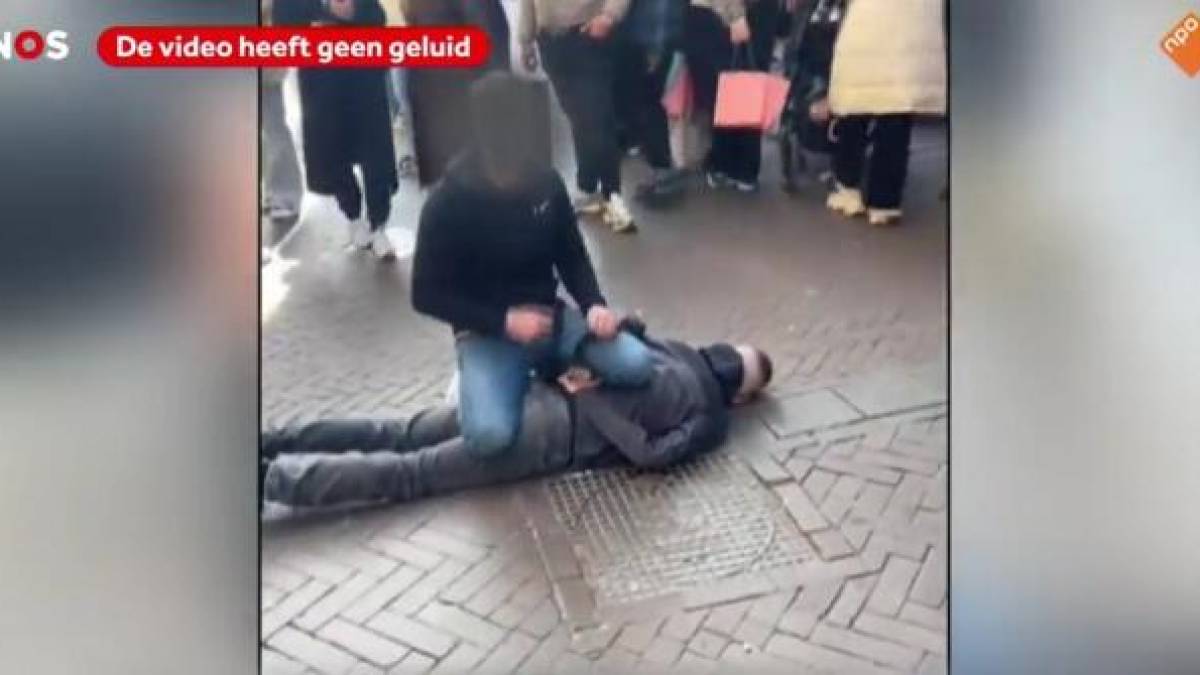 Поліція стверджує, що на людей у центрі Амстердаму напав з ножем українець
