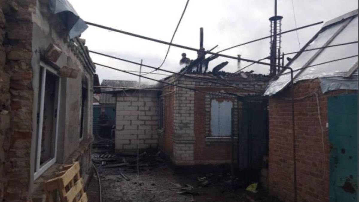 Внаслідок ворожої атаки пошкоджено приватні будинки. На щастя, без постраждалих