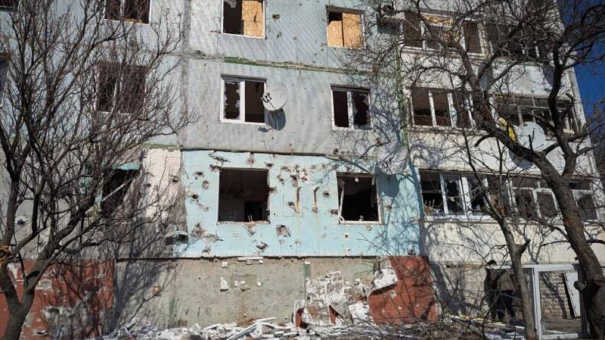 29 березня російські військові 325 разів вгатили по регіону. Пошкоджені багатоквартирні та приватні будинки