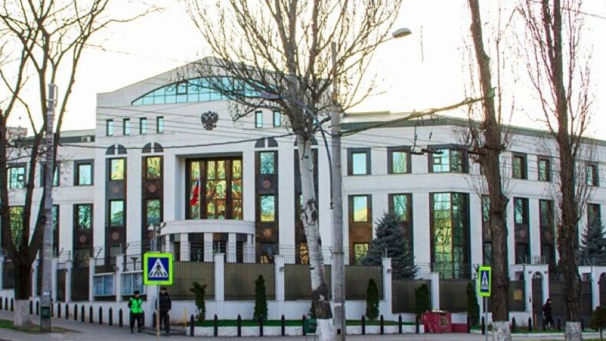 Влада Молдови оголосила трьох співробітників російського посольства Persona non grata