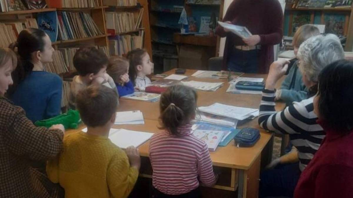 Speaking chickens в бібліотеці «Юний читач» стає все більше: як долучитися?