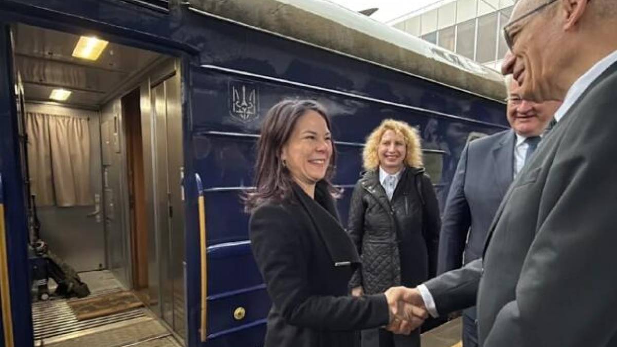 До Києва приїхала  глава МЗС Німеччини Бербок