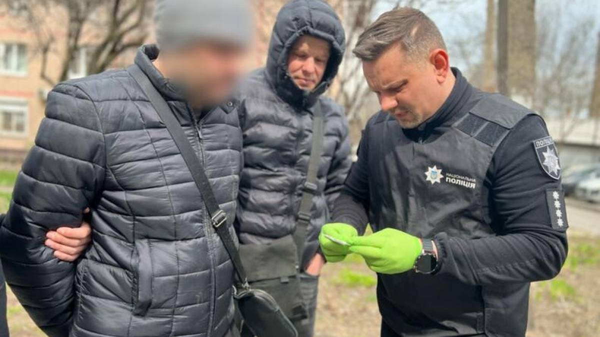 У Запоріжжі юрист за 15 тисяч доларів обіцяв “звільнити” мобілізованого від служби в ЗСУ