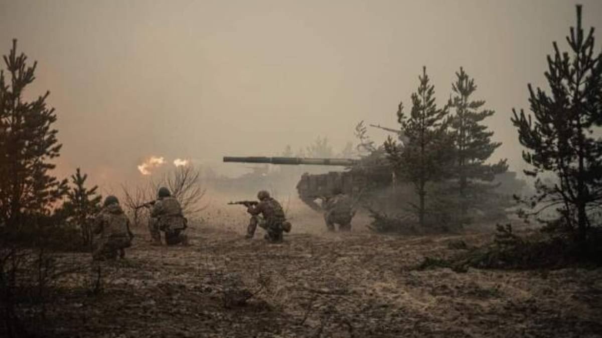 Генштаб ЗСУ – про орієнтовні втрати ворога на 2 квітня: 918180 (+1410) осіб, 21880 (+24) ББМ, 10515 (+10) танків