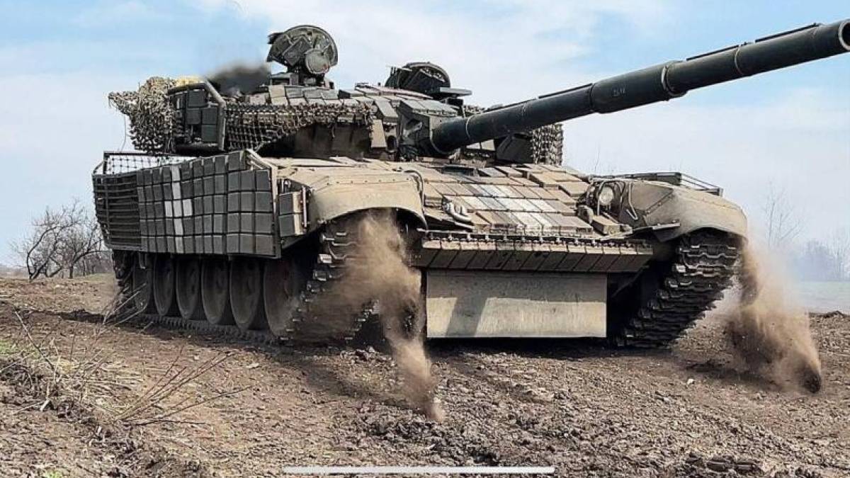 Генштаб ЗСУ — про орієнтовні втрати ворога на 3 квітня: 919570 (+1390) осіб, 25625 (+49) артсистем, 21902 (+22) ББМ
