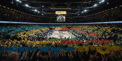 Фанати литовського “Жальгіріса” влаштували проукраїнський перформанс на матчі Євроліги