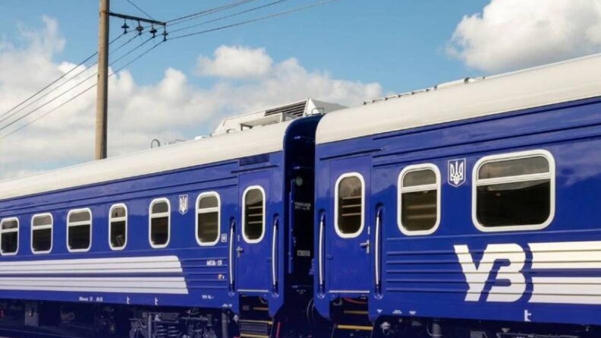 До Великодня “Укрзалізниця” призначила додатковий швидкий поїзд з Києва до Львова: деталі
