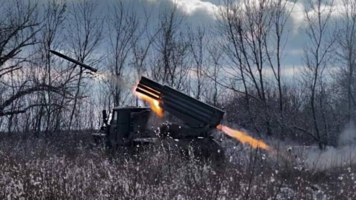 Генштаб ЗСУ – про орієнтовні втрати ворога на 5 квітня: 922340 (+1390) осіб, 25730 (+67) артсистем, 21952 (+20) ББМ