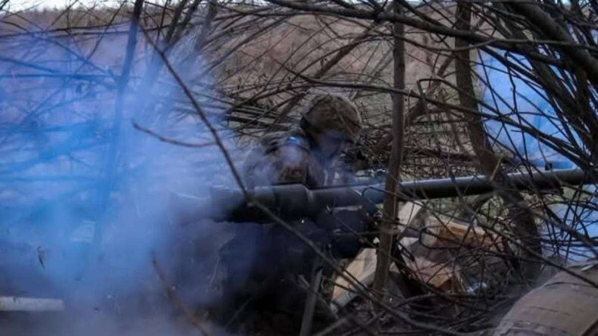 Генштаб ЗСУ — про орієнтовні втрати ворога на 6 квітня: 923670 (+1330) осіб, 10554 (+13) танки, 1354 (+4) РСЗВ