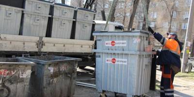 У Запоріжжі триває заміна сміттєвих контейнерів