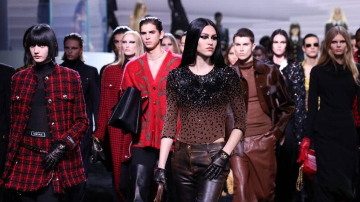 Prada купує бренд Versace: етикетка залишається