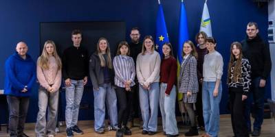 Запорізькі школярі спілкувалися з британськими громадськими діячами про медіаграмотність