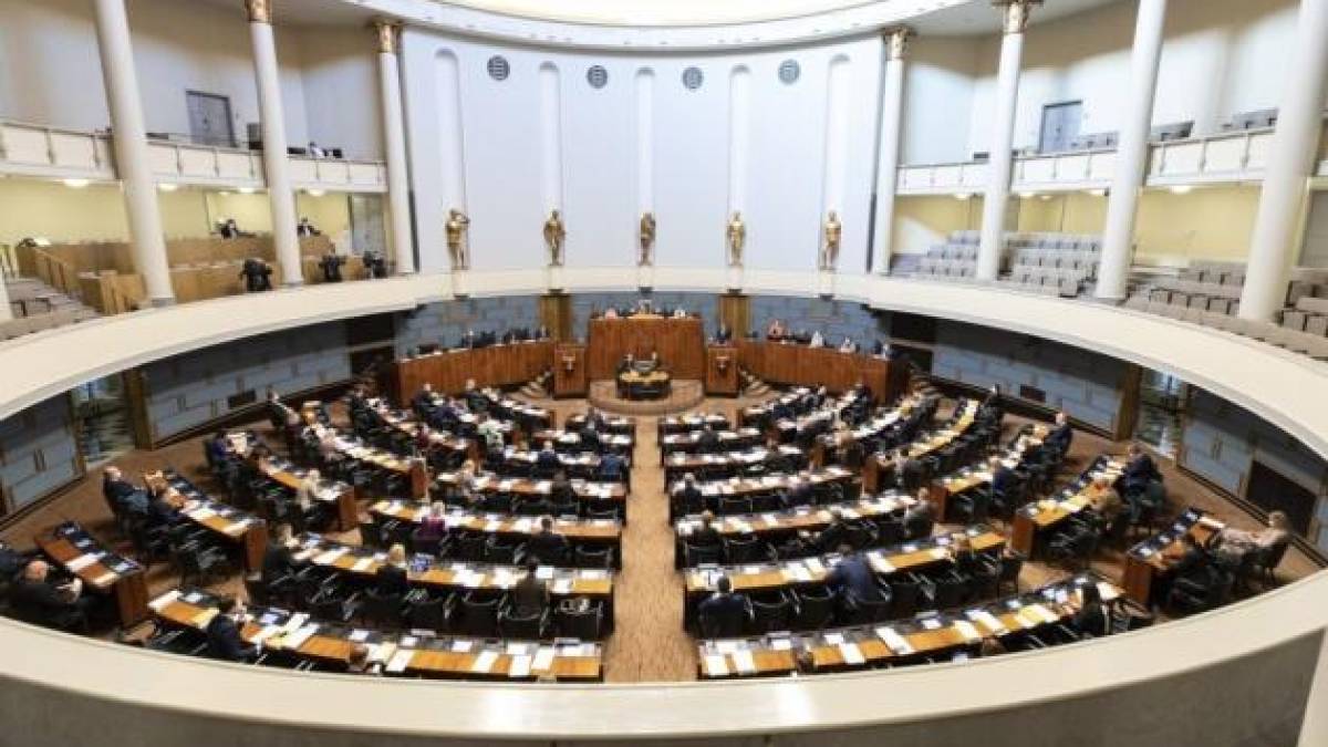 Парламент Фінляндії одноголосно схвалив заборону на операції з нерухомістю для росіян