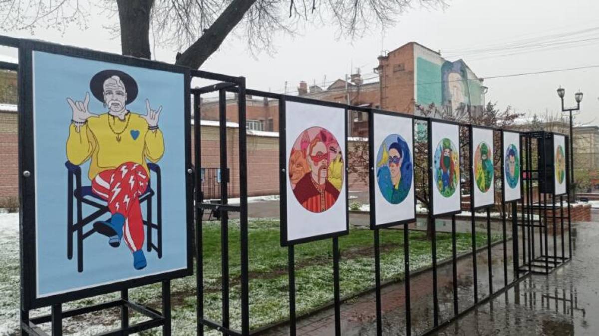 Театральний сквер став ще більше театральним