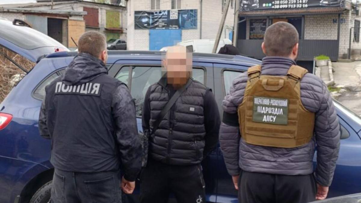 У Запоріжжі шахрай продавав авто, які ввозив як “гуманітарку” для ЗСУ