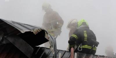 У Запоріжжі з палаючого будинку врятували двох дітей