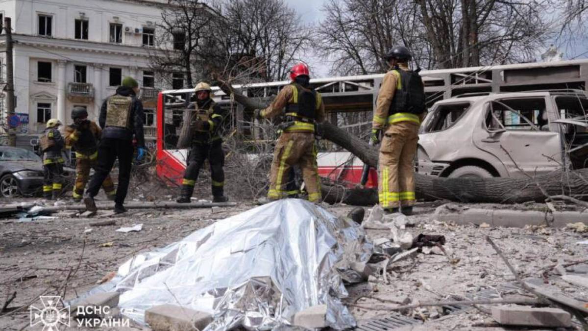 росіяни вдарили по Сумах ракетою з касетними боєприпасами – Єрмак
