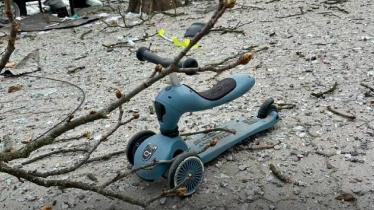 Ракетный удар по Сумам: известно о более чем 20 погибших