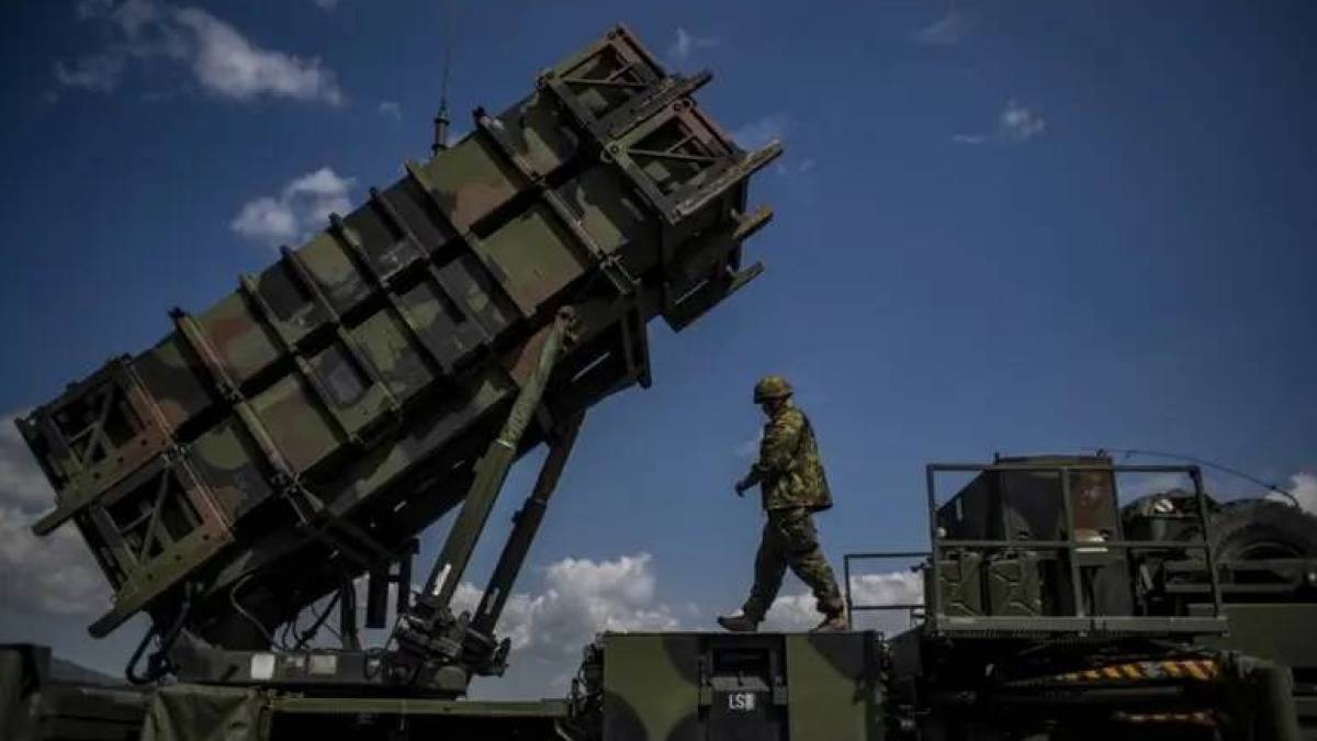 Україна готова купити у США 10 Patriot за $15 млрд. США проти?