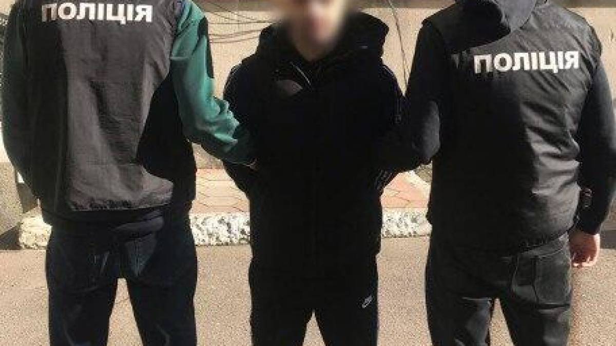 Учасника банди, яка грабувала мешканців Запоріжжя, затримали в Одесі