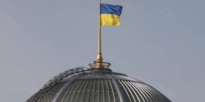 Продовження воєнного стану й мобілізації: Зеленський вніс до Ради законопроєкти