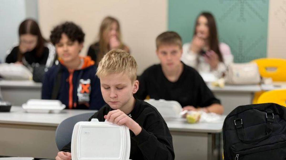 Гарячі сніданки – для запорізьких школярів