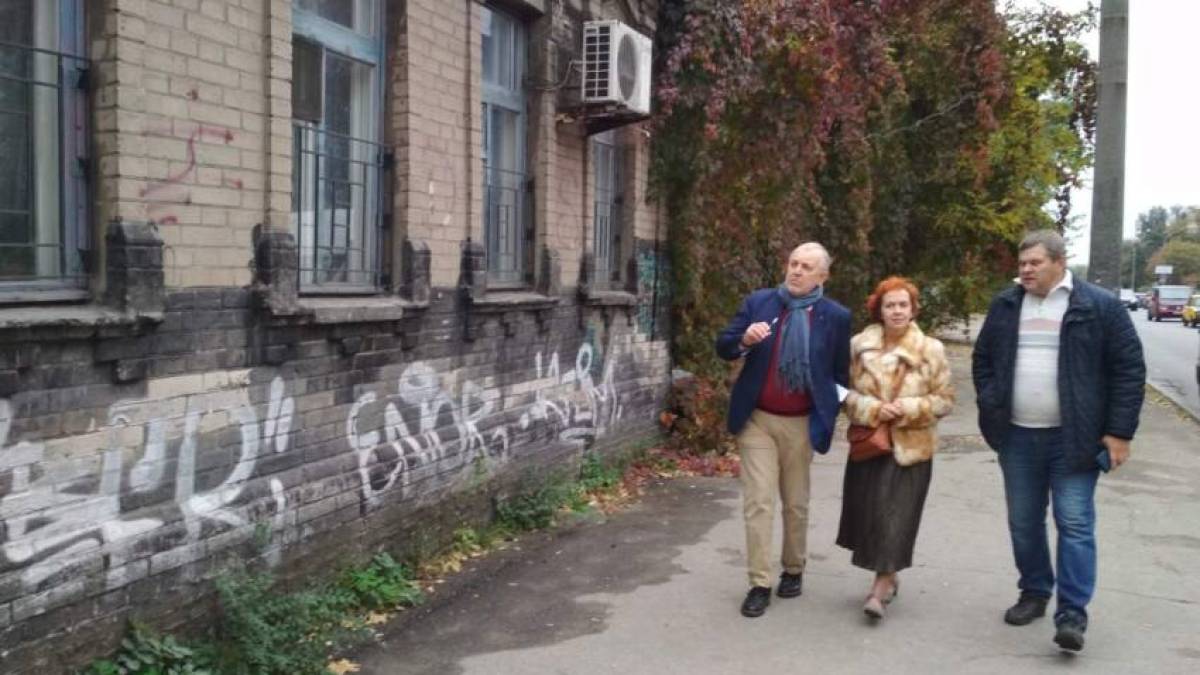 Спогади про подорожі старим містом із сьогоднішнім ювіляром