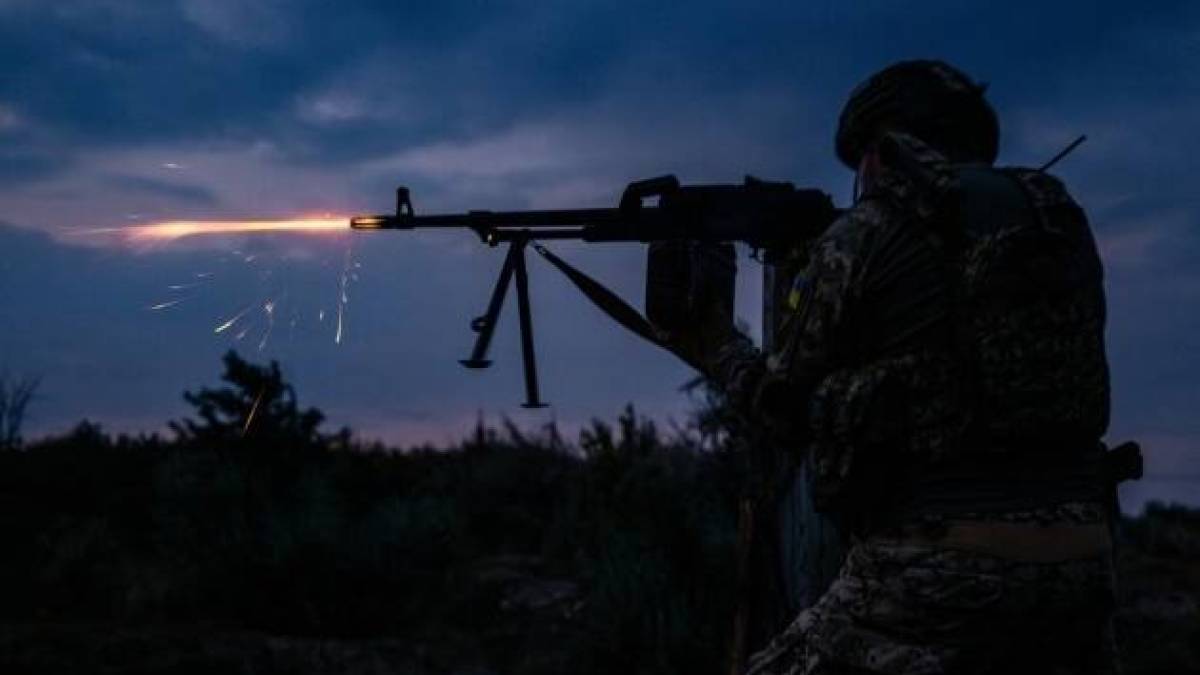 Генштаб ЗСУ – про орієнтовні втрати ворога на 24 квітня: 945330 (+1060) осіб, 26823 (+49) артсистеми, 22312 (+5) ББМ