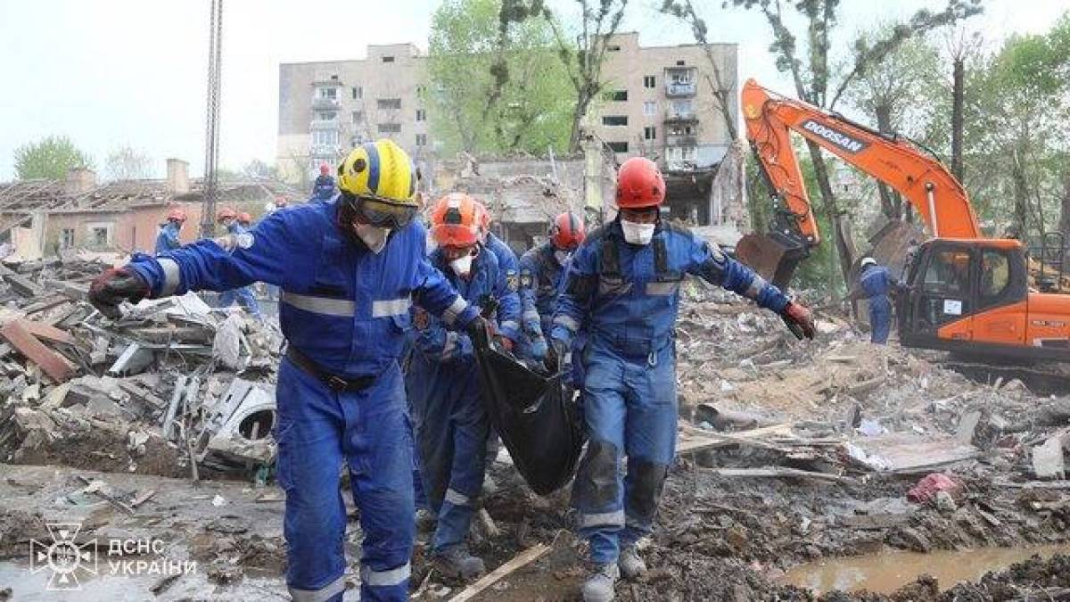 Кількість загиблих від російського удару по Києву зросла до дванадцяти