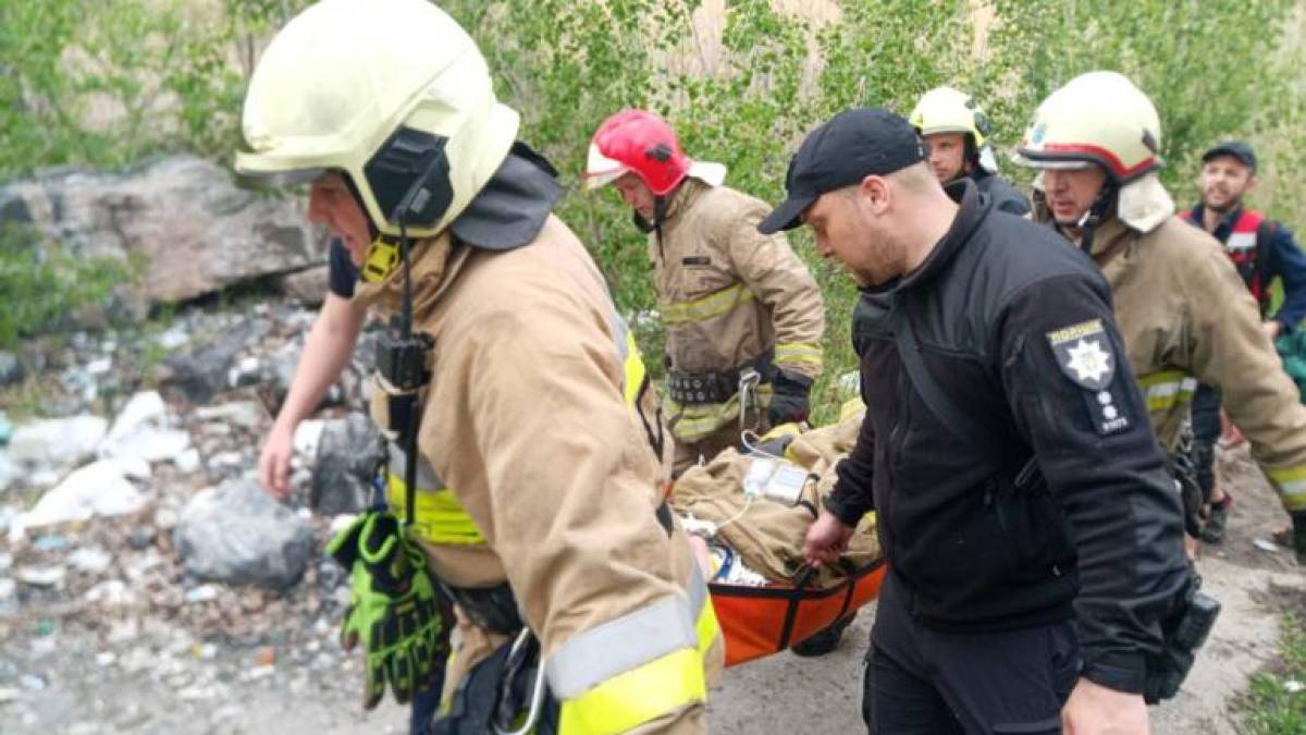 У Запоріжжі дитина впала у воду затопленого кар’єру та травмувалася (фото)