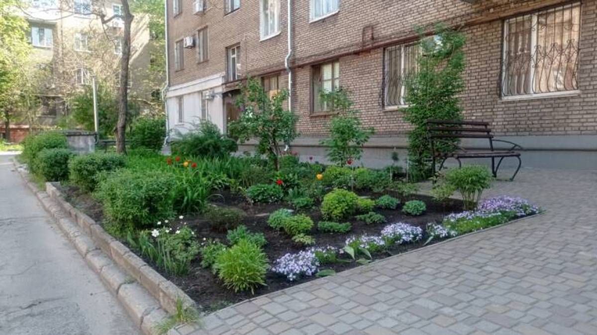 Запорізькі двори красиві людським трудом