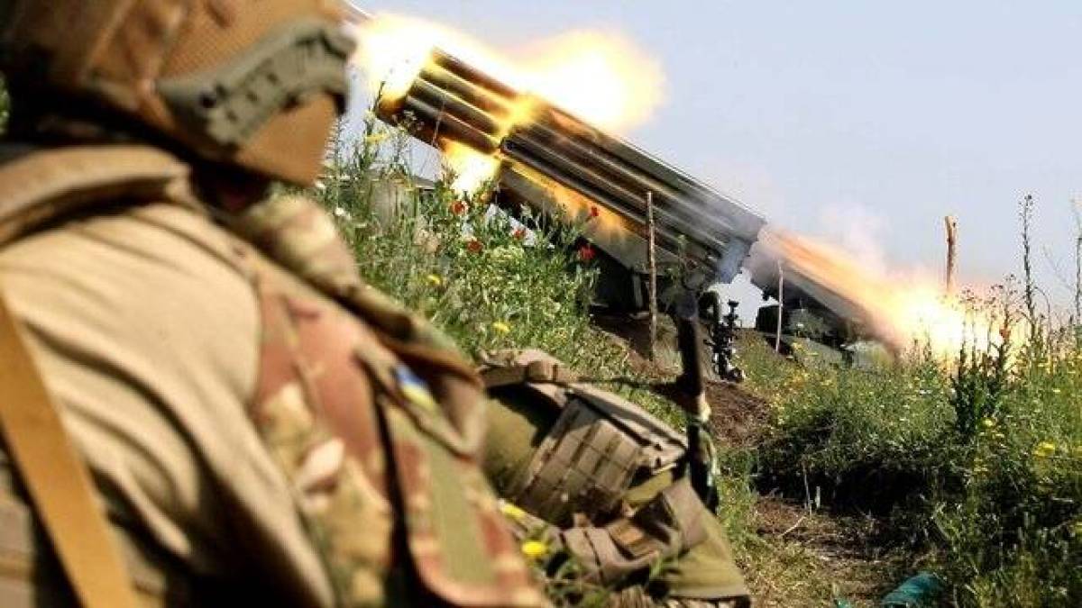 Генштаб ВСУ – об ориентировочных потерях врага на 1 мая: 953190 (+1230) человек, 22364 (+11) ББМ, 27136 (+45) артсистем