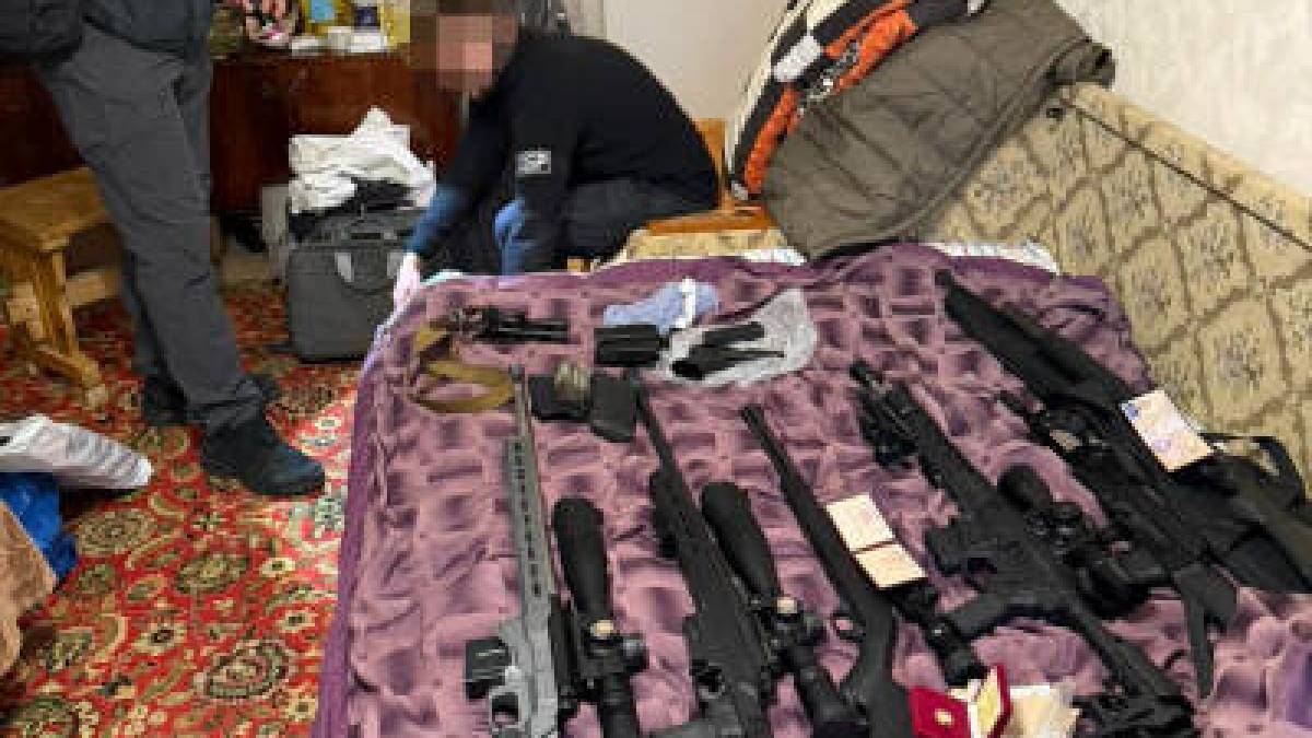 Суд у Запоріжжі вилучив колекційну зброю у колишнього комбрига тероборони
