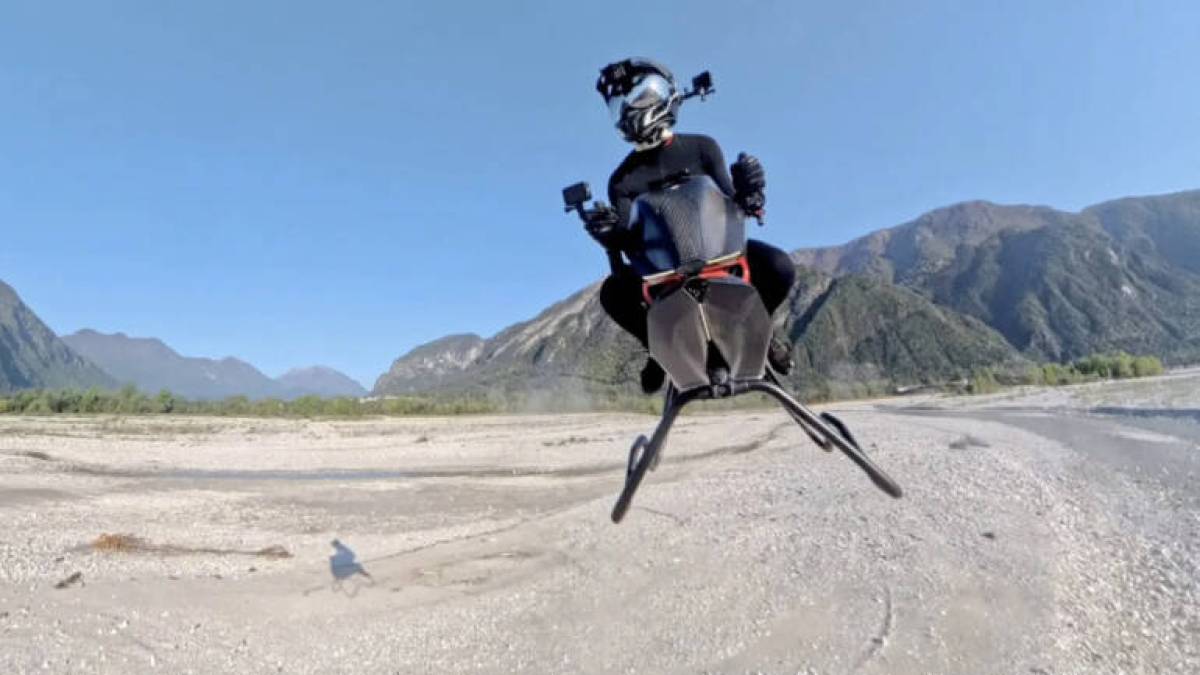 У Польщі створили Volonaut Airbike – перший реактивний літаючий мотоцикл (відео)
